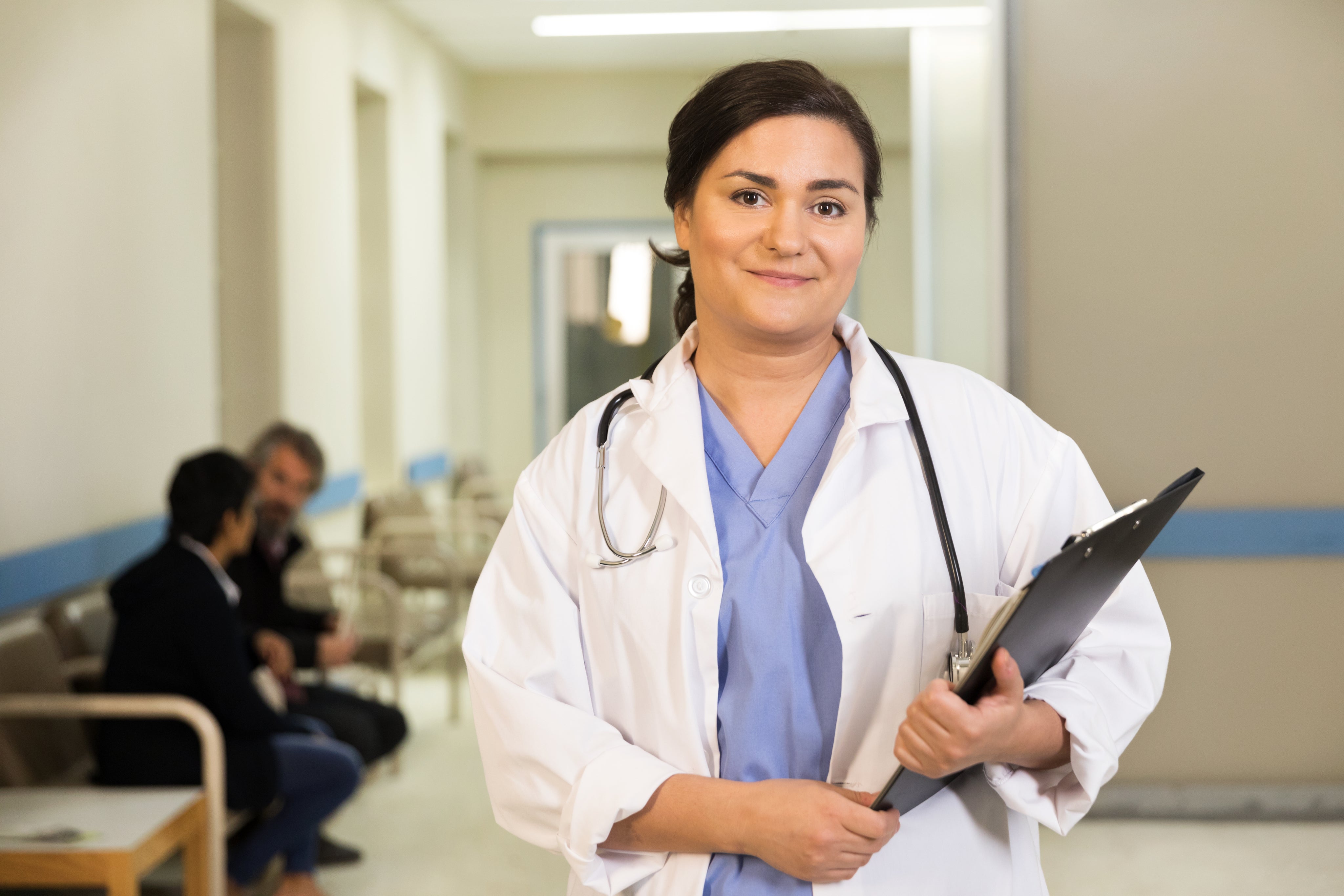 Dra. Lara Davis, MD - Médica de Familia y Bienestar